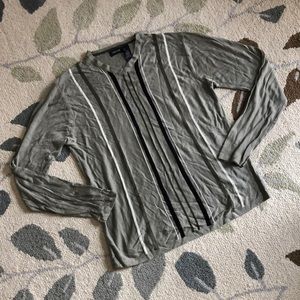 Claiborne Light Sweater